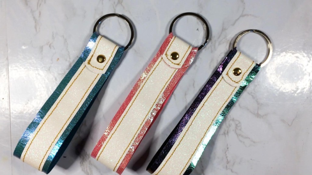 Wristlet keychain tutorial - Craft with Catherine