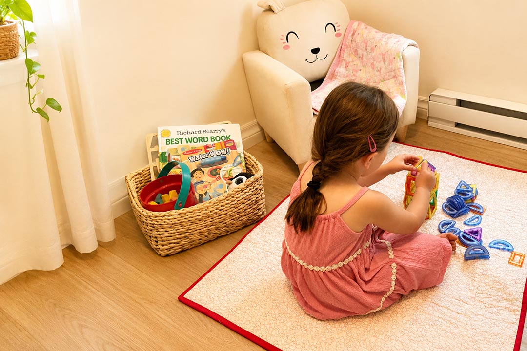 25 Best Quiet Time Toys for Toddlers (That Won’t Overstimulate)